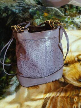 Empress Super Soft Faux Purple Leather Purse Shoulder Handbag Gold Hardware VNTG